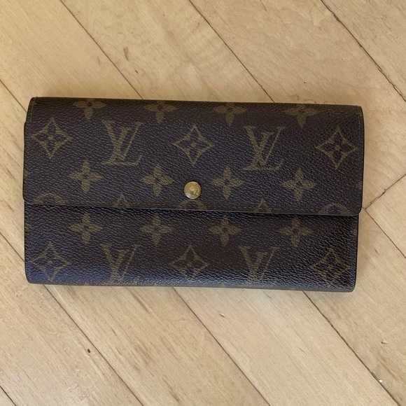 Louis Vuitton Handbags - Louis Vuitton Monogram Wallet